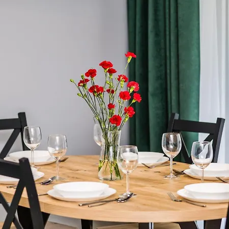 Park Ii Blisko Plazy Piamola * סטגנה