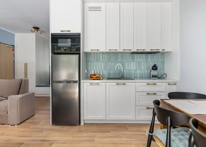 Park Ii Blisko Plazy Piamola, Bezplatne Solarium 斯蒂格纳