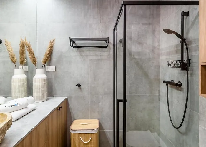 Park Ii Blisko Plazy Piamola, Bezplatne Solarium 斯蒂格纳