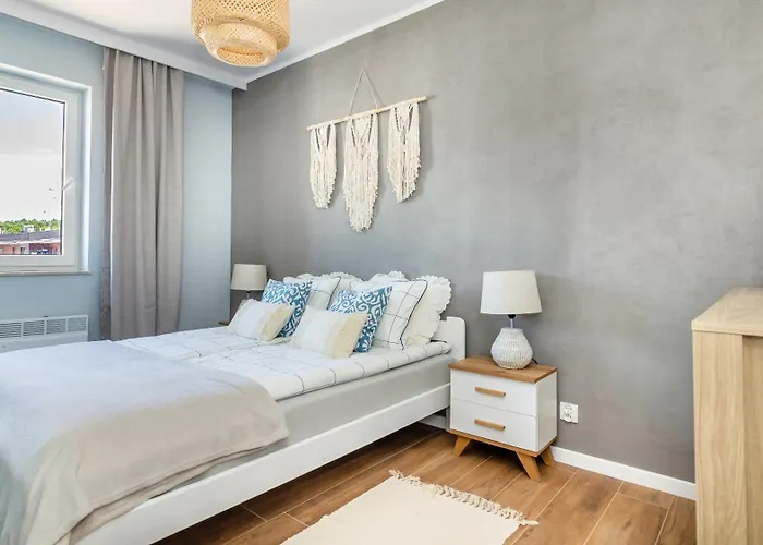 Park Ii Blisko Plazy Piamola, Bezplatne Solarium 斯蒂格纳