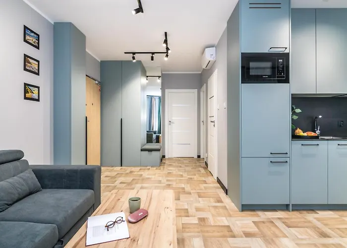 Park Ii Blisko Plazy Piamola, Bezplatne Solarium 斯蒂格纳